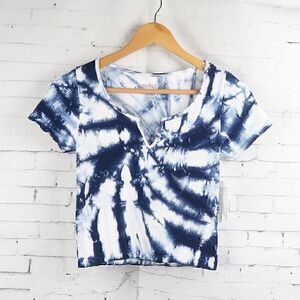 AEROPOSTALE SERIOUSLY SOFT BLUE WHITE TIE DYE SEEMLESS V NECK SHORT SLEEVE TOP